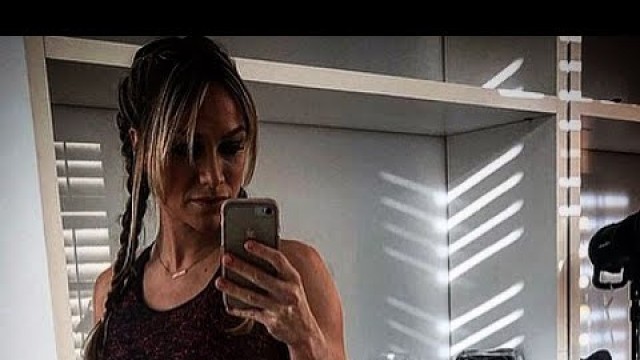 'Chloe Madeley dons teeny string bikini as she\'s talks buff body transformation  - News'