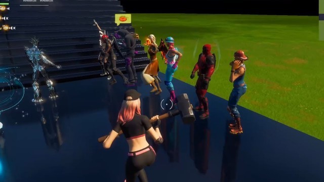 'I RAN A FORTNITE FASHION SHOW'