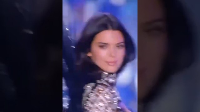 'Kendall Jenner Victoria\'s Secret Runway Fashion Show 