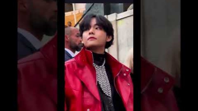 'TAEHYUNG (V BTS), LISA (BLACKPINK), PARK BOGUM @ CELINE SHOW PARIS FASHION WEEK #BTS #TAEHYUNG #LISA'