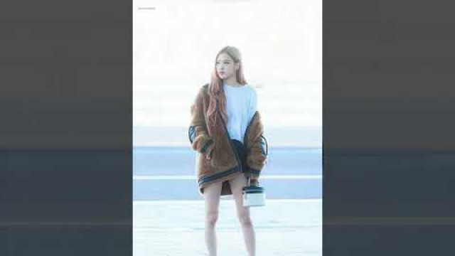 'Rosé\'s airport fashion #blackpink #blackpinkrosé #shortvideo #shorts #youtube #youtubeshorts#ytshort'