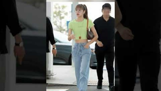 'Lalisa\'s airport fashion #blackpink #blackpinklis #shortvideo #shorts #youtube #youtubeshorts 