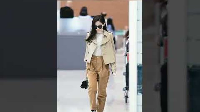 'Jennie\'s airport fashion #blackpink #blackpinkjennie #shorts #shortvideo #youtube #youtubeshorts 