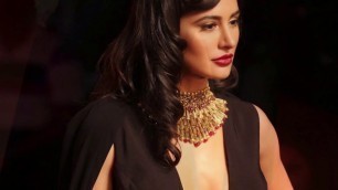 'Kangana Ranaut and Nargis Fakhri Sexiest Cleavage Show On The Ramp At BMW India Bridal Fashion Week'
