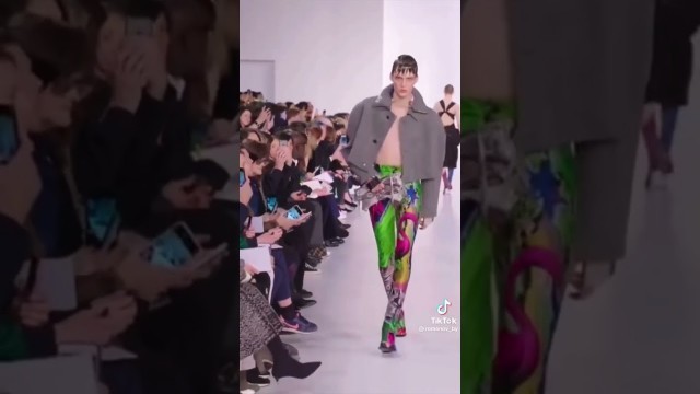 'Funny Fashion show #funnyvideo #funnyshorts #fashion #fashionshow #laugh'