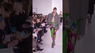 'Funny Fashion show #funnyvideo #funnyshorts #fashion #fashionshow #laugh'