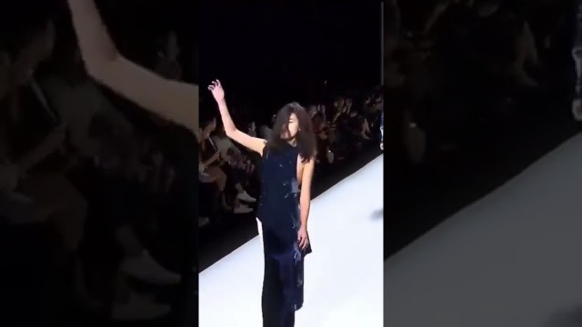 'Fashion show models fall funny moments 