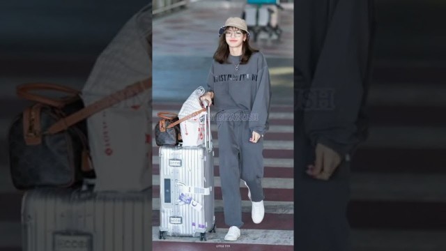 'Lisa Airport Fashion #shorts #lisa #blackpink #trending #KPOP'