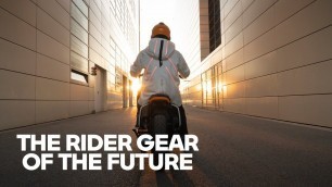 'Futuristic Clothing for the Urban Commuter! – BMW Motorrad Definition CE 04'