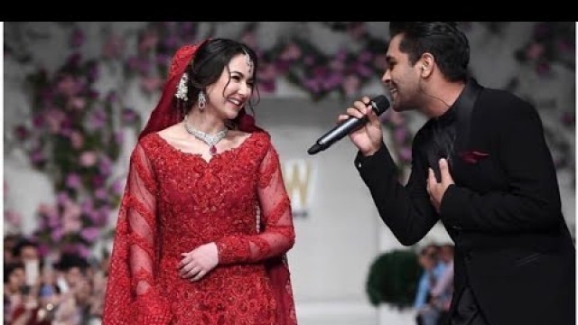 'Asim Azhar Sing a Song for Hania Amir At Ramp Walk in FWP Karachi 2019 ||new couple hania and amir'