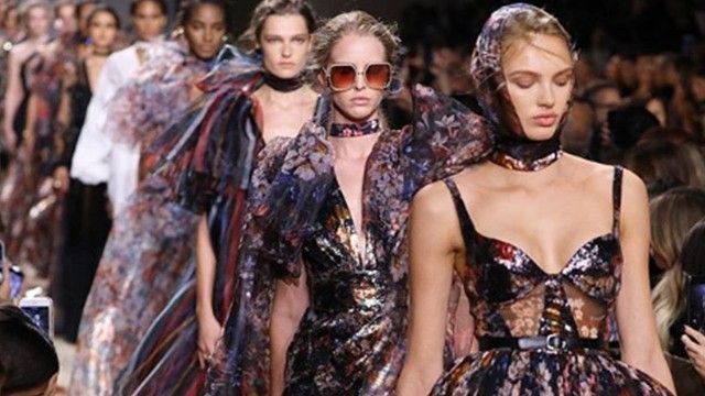 'ELIE SAAB Ready-to-Wear Spring Summer 2019 Fashion Show'