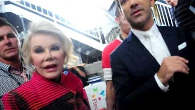 'Saludo de Joan Rivers a Perú en NYFW 2012'