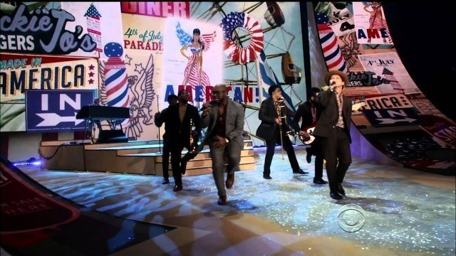 'Bruno Mars at The Victoria\'s Secret Fashion Show 2012'