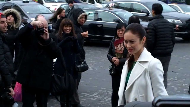 'Olga KURYLENKO à Paris Fashion Week défilé ELIE SAAB le 22 janvier 2014'