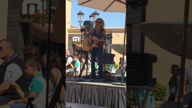 'Fashion Island Mall Orange County girl and Guitar 4'