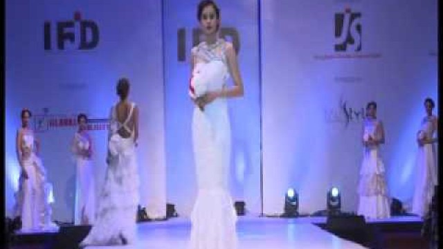 'AMERICAN VOWS ROUND @ IFJD FASHION SHOW 2015 @ RAJKOT.'