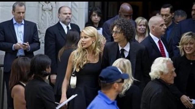 'Joan Rivers\' Funeral Proves To Be Hollywood All The Way'