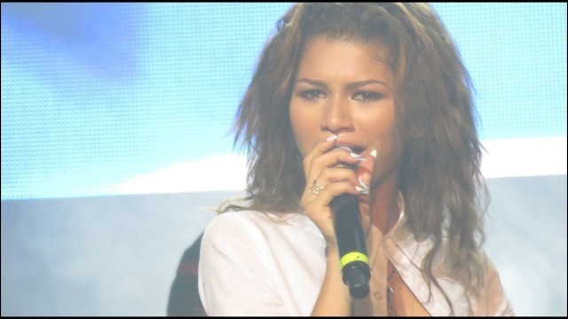 'ZENDAYA - DISNEY HITS (FASHION IS MY KRYPTONITE, WATCH ME, SOMETHING TO DANCE FOR) - San Antonio, TX'