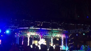 'Fashion Island Christmas Tree Lighting 2017 with Young Americans performing Frosty the Snowman!'