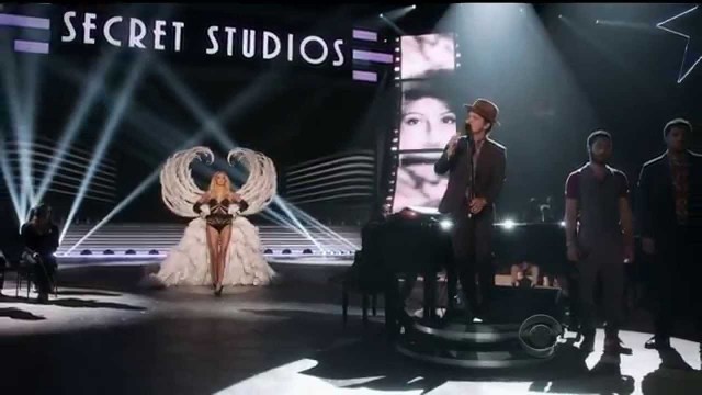 'The Victoria\'s Secret Fashion Show 2012 - Bruno Mars'