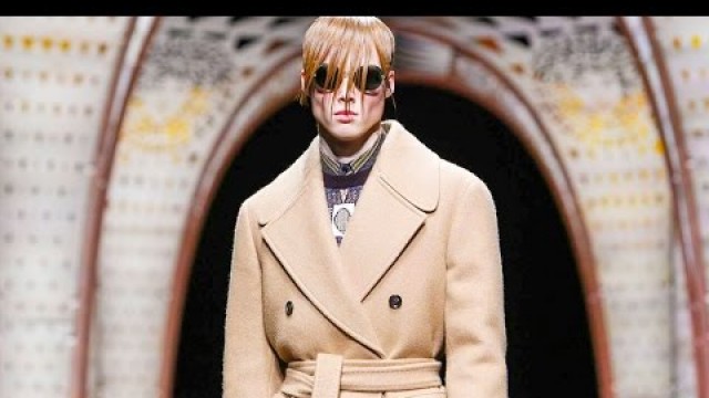 'Versace | Fall Winter 2017/2018 Full Fashion Show | Menswear'