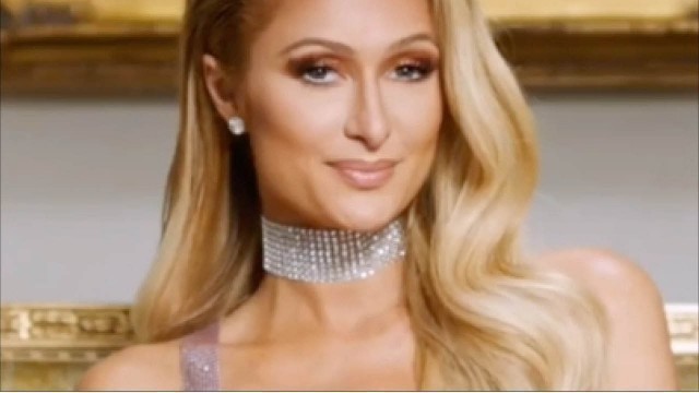 'Paris Hilton Shares Her 10 Favorite Trends of 2000\'s'