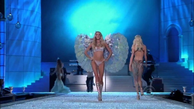 'Moves Like Jagger Maroon 5 Victoria s Secret Fashion Show 2011 Live HD 1080p'