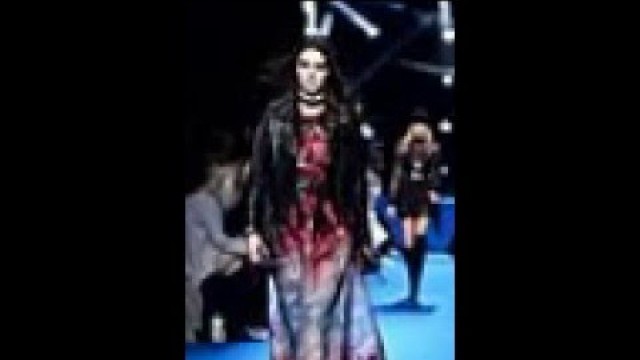 'Kendall Jenner Closes the Elie Saab Fashion Show in Paris'