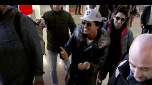 'EXCLUSIVE - Bruno Mars arrives in Paris for Victoria s Secret Fashion Show'