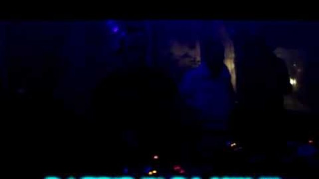 'Deejay Trip plays @ Paso Adelante Disco Fashion Winter Garden 26-11-11.avi'