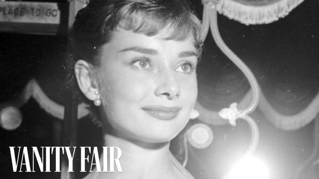 'Audrey Hepburn - The Secrets to Her Unique Fashion & Style on Vanity Fair Hollywood Style Star'