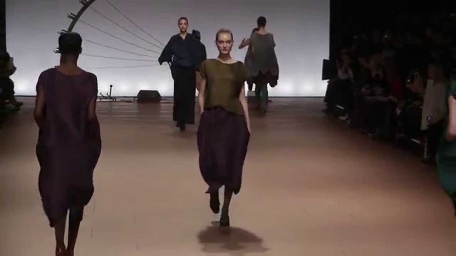 'Issey Miyake 2014 FallWinter | Paris Fashion Week | C FASHION'