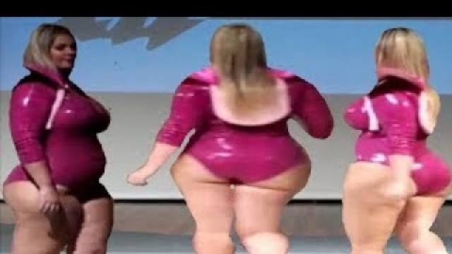 'Fashion Week Plus Size 2017 - Large Body Model Plus-Size -Ladies Fashion Walks In Swimwear . -newes'