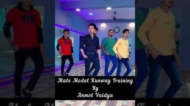 'Runway Training| Anmol Vaidya #runway #model #shorts #youtubeshorts #fashion #modeling #rampwalk'