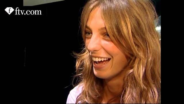 'FIRST LOOK - BEST OF PARIS FASHION WEEK FEM PE 2005-1 | FTV.com'